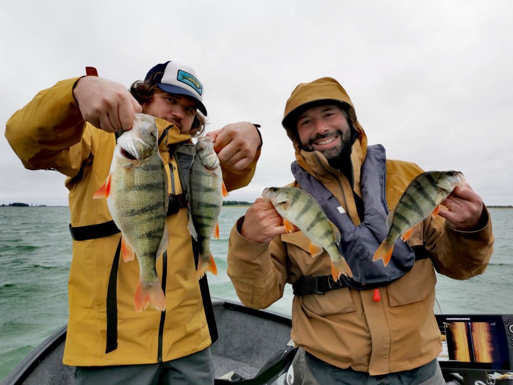 2 pêcheurs et leurs prises